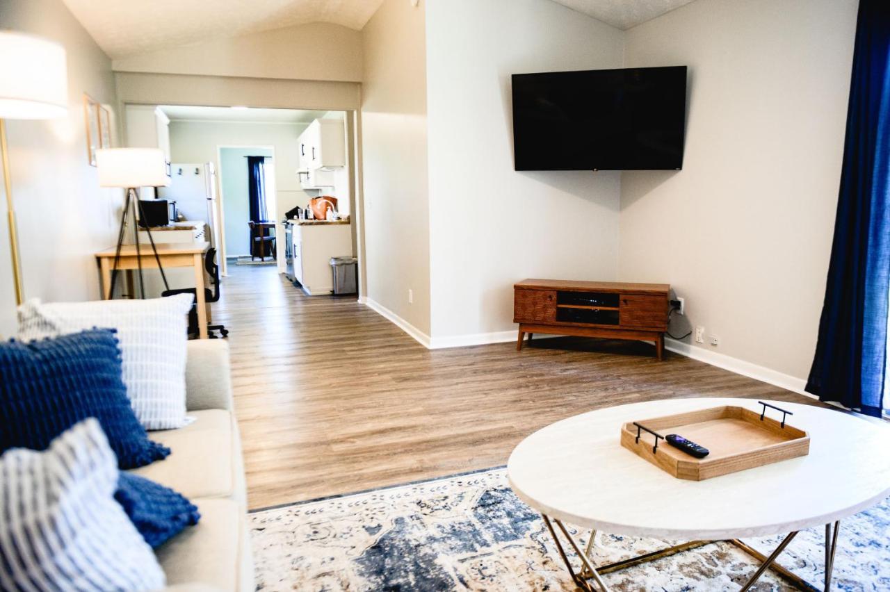Urban Cottage: Homey & Convenient HuntingtonHuntington  Kültér fotó