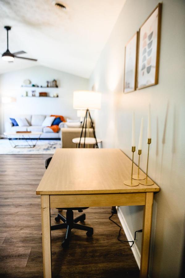 Urban Cottage: Homey & Convenient HuntingtonHuntington  Kültér fotó