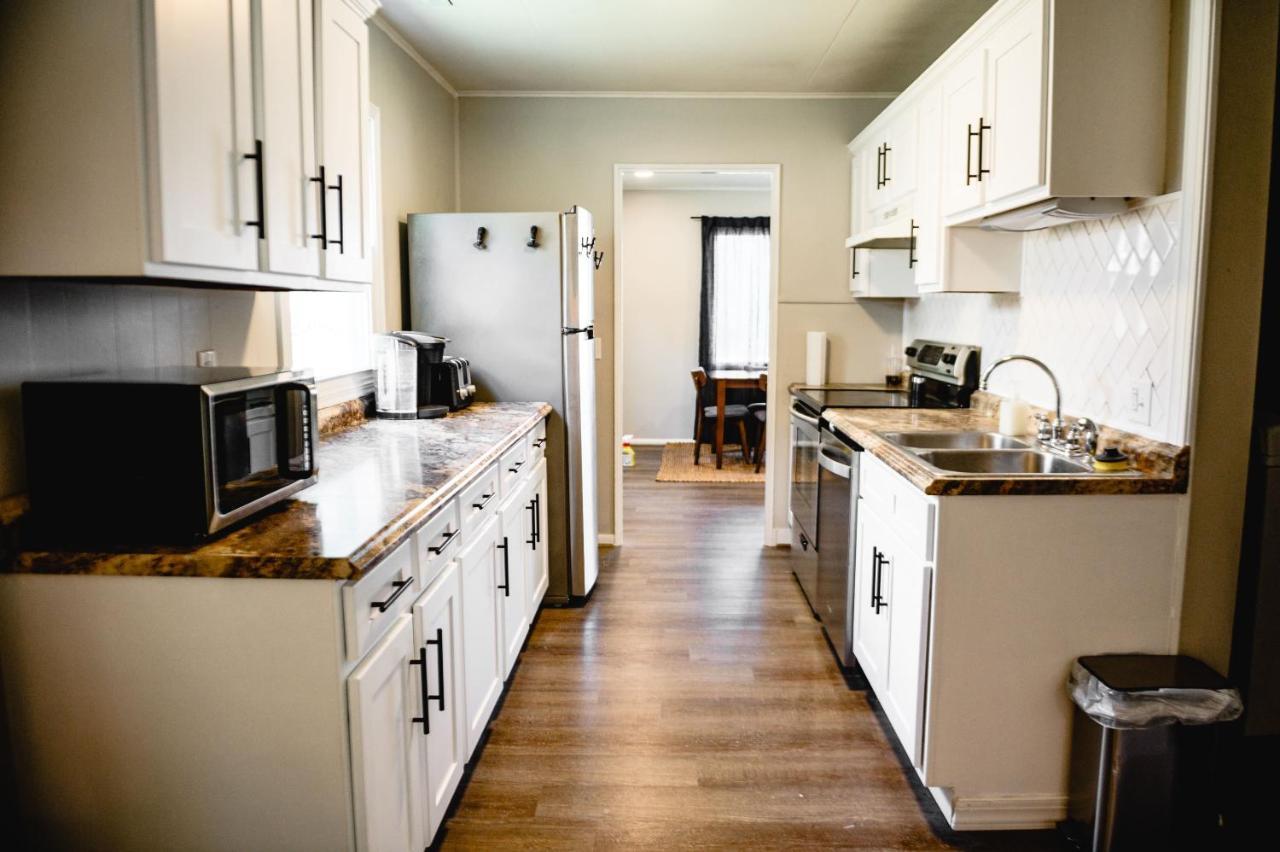 Urban Cottage: Homey & Convenient HuntingtonHuntington  Kültér fotó